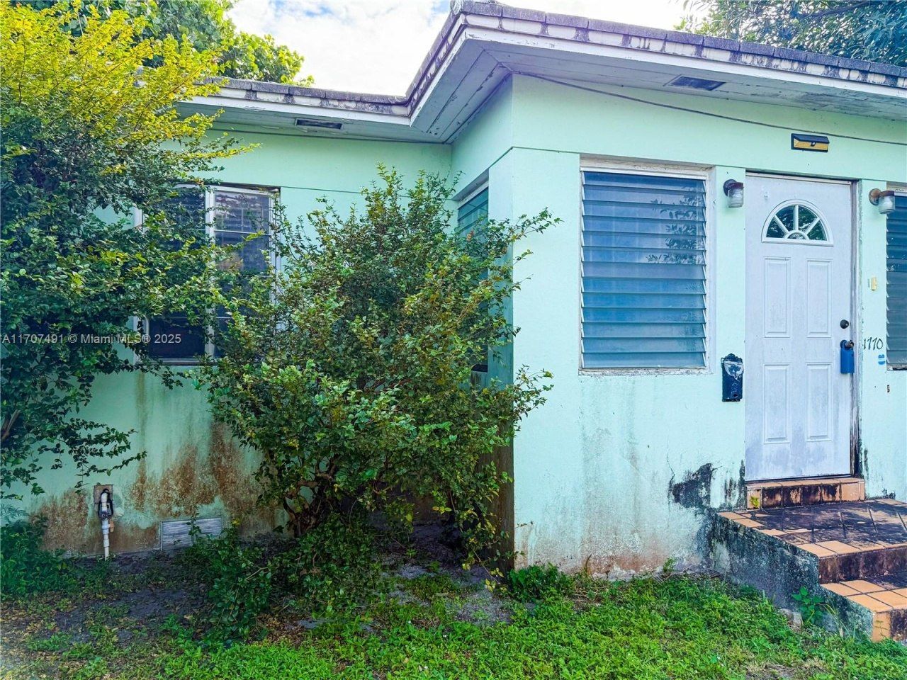 1770 NW 55th Ter, Miami, FL 33142 Photo