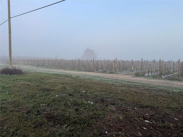 16181 SW 168 St, Unincorporated Dade County, FL 33187