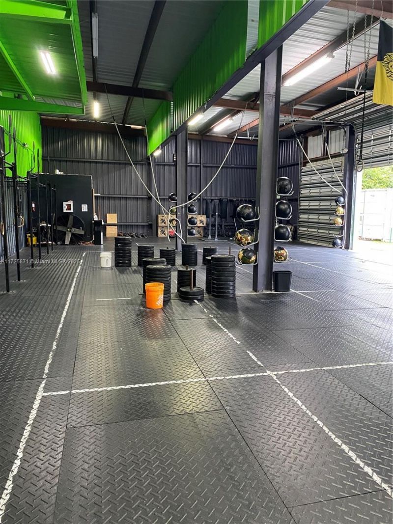 6950 Stirling Rd, Davie, FL 33024 Photo