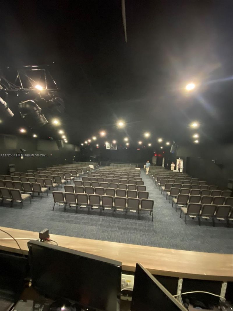 6950 Stirling Rd, Davie, FL 33024 Photo