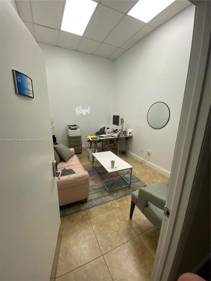 6950 Stirling Rd, Davie, FL 33024 Photo