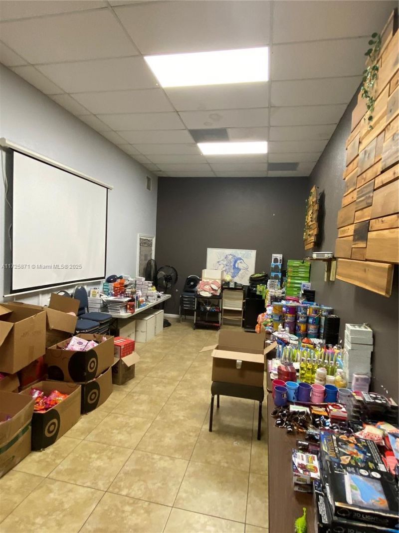 6950 Stirling Rd, Davie, FL 33024 Photo