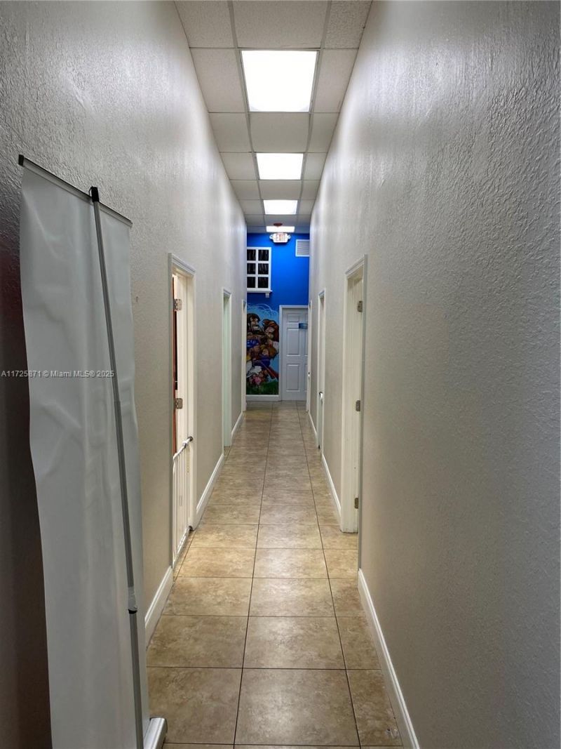 6950 Stirling Rd, Davie, FL 33024 Photo