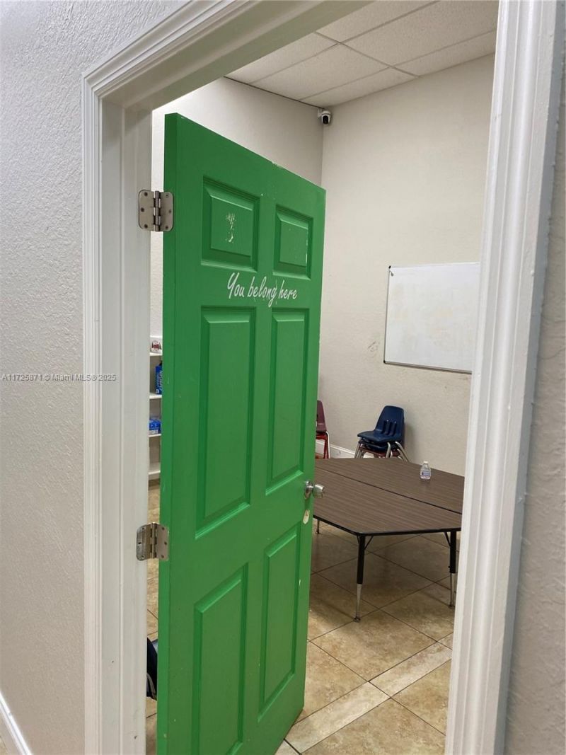 6950 Stirling Rd, Davie, FL 33024 Photo