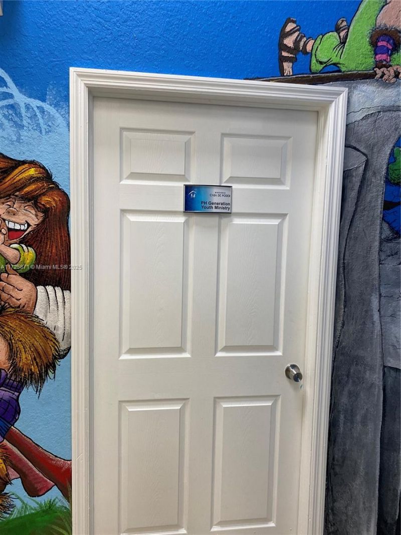 6950 Stirling Rd, Davie, FL 33024 Photo