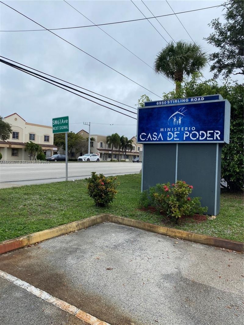 6950 Stirling Rd, Davie, FL 33024 Photo