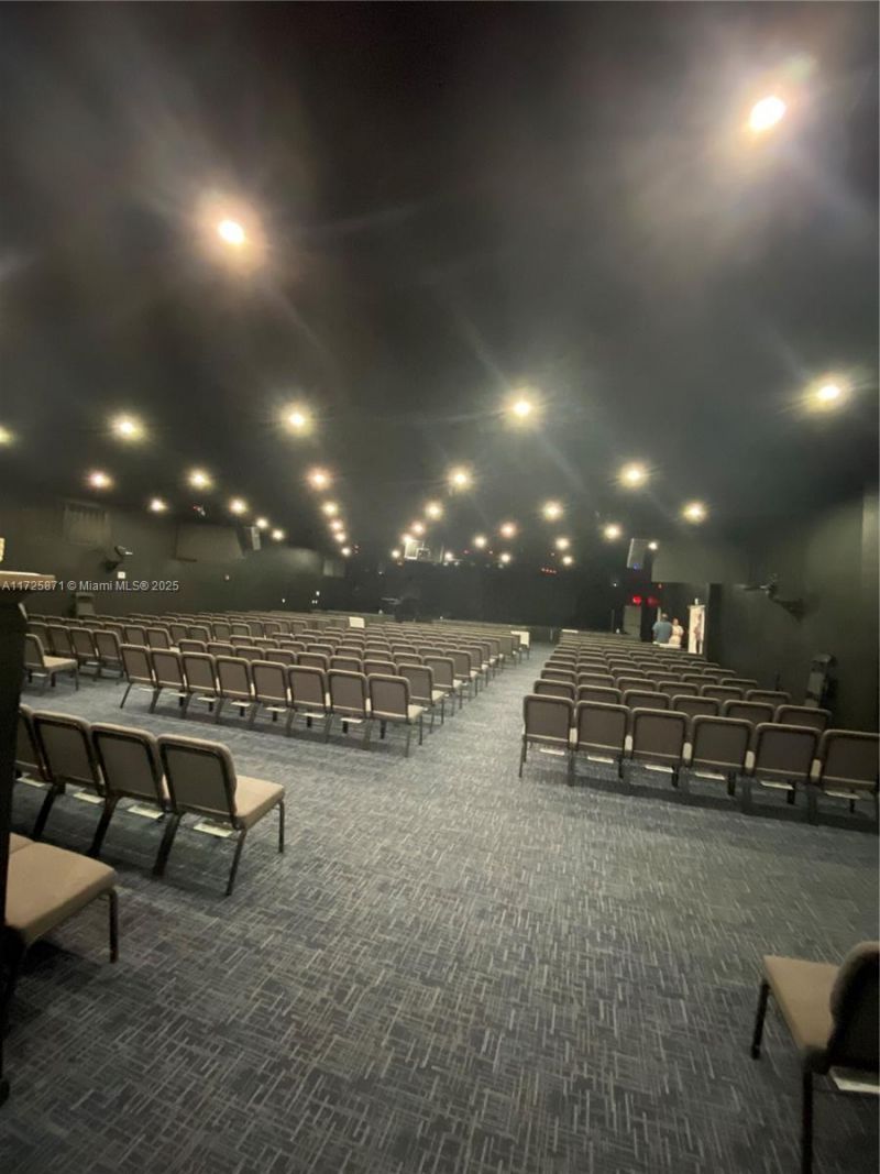 6950 Stirling Rd, Davie, FL 33024 Photo