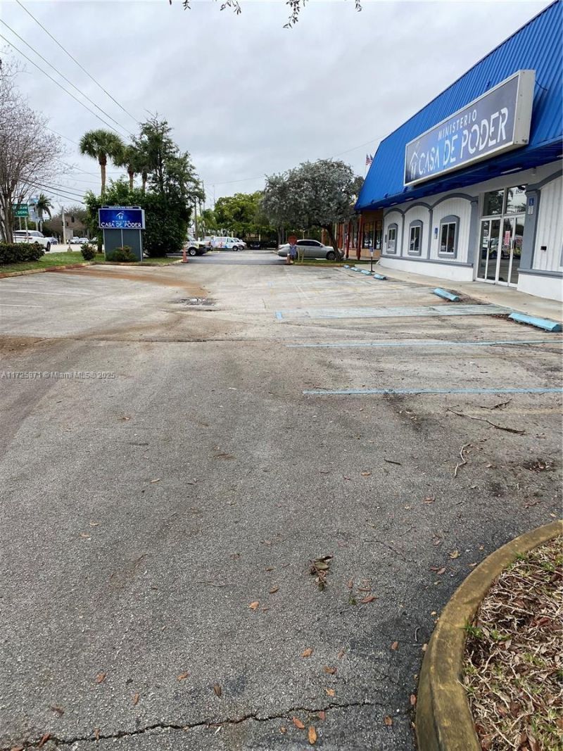 6950 Stirling Rd, Davie, FL 33024 Photo