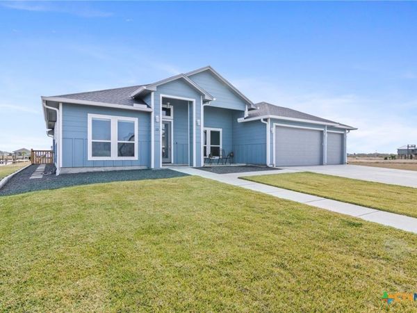 13 Westpointe Drive, Rockport, TX 78382