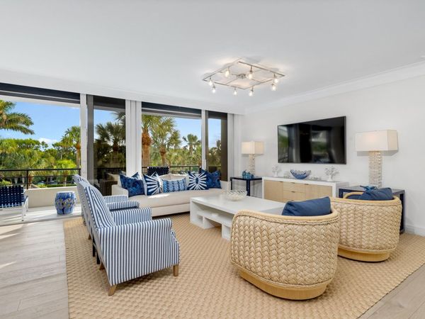 120 Sunset Avenue W, Unit 3a, Palm Beach, FL 33480