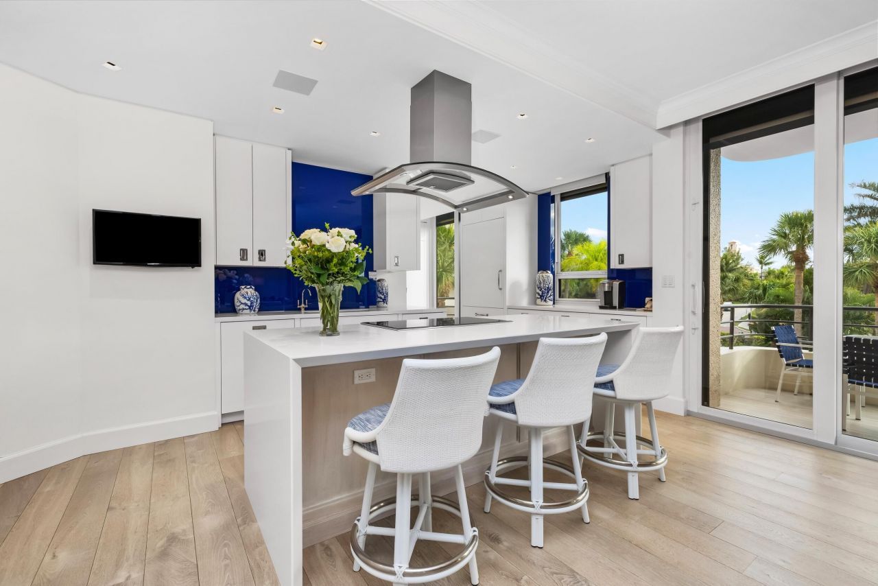 120 Sunset Avenue W, Unit 3a, Palm Beach, FL 33480 Photo