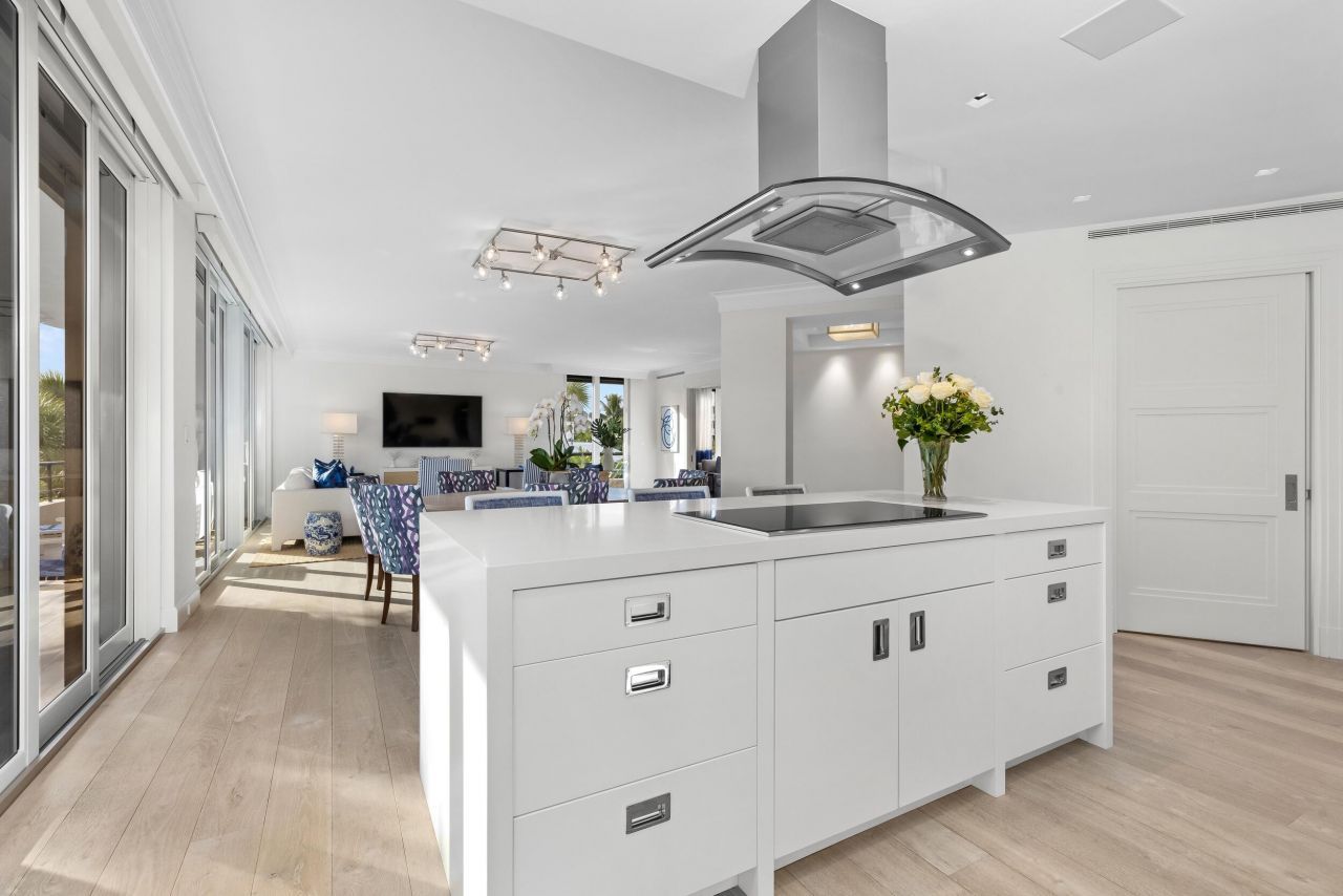 120 Sunset Avenue W, Unit 3a, Palm Beach, FL 33480 Photo