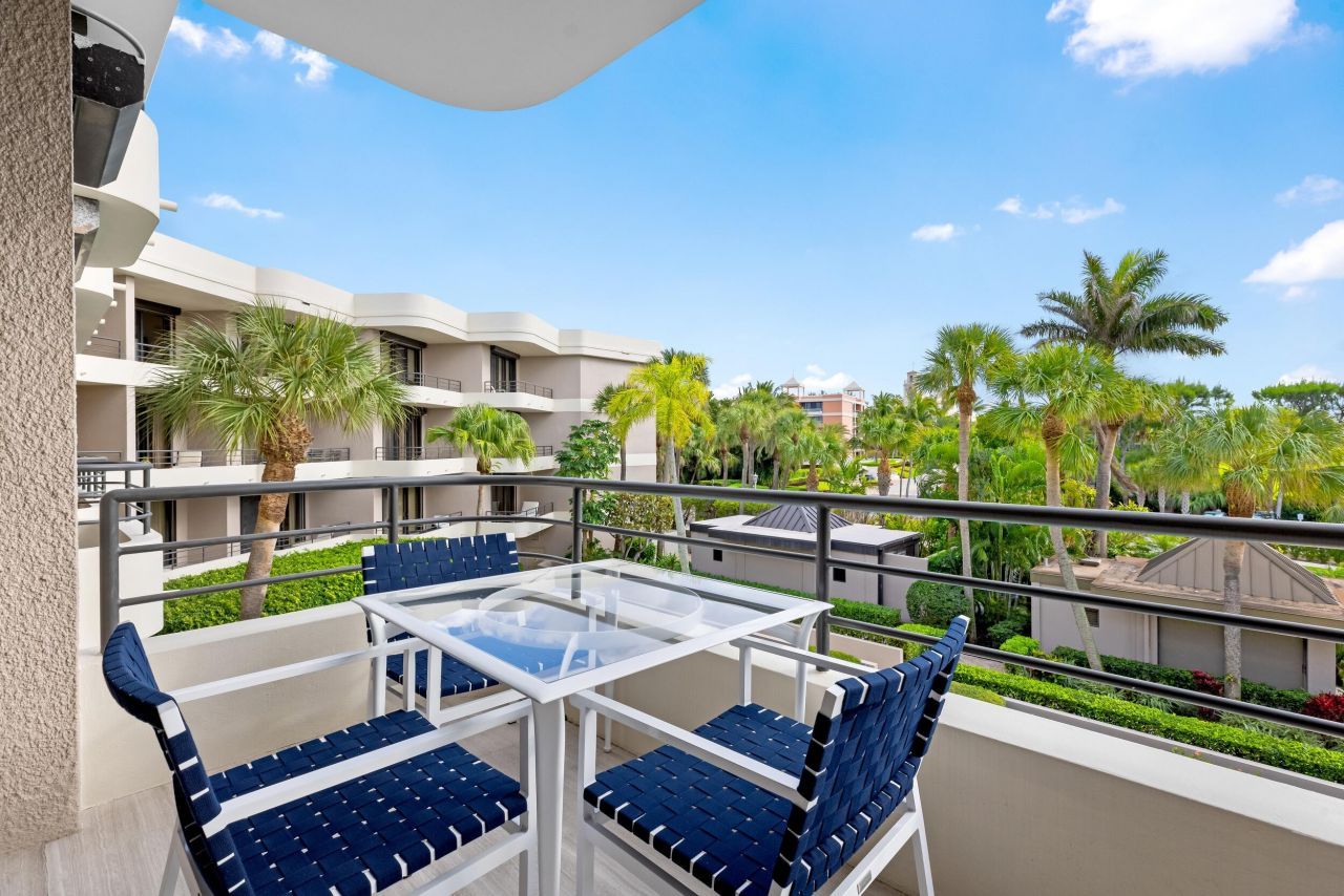 120 Sunset Avenue W, Unit 3a, Palm Beach, FL 33480 Photo