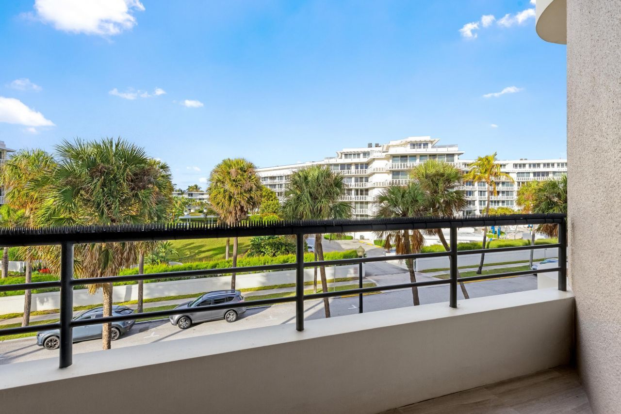 120 Sunset Avenue W, Unit 3a, Palm Beach, FL 33480 Photo