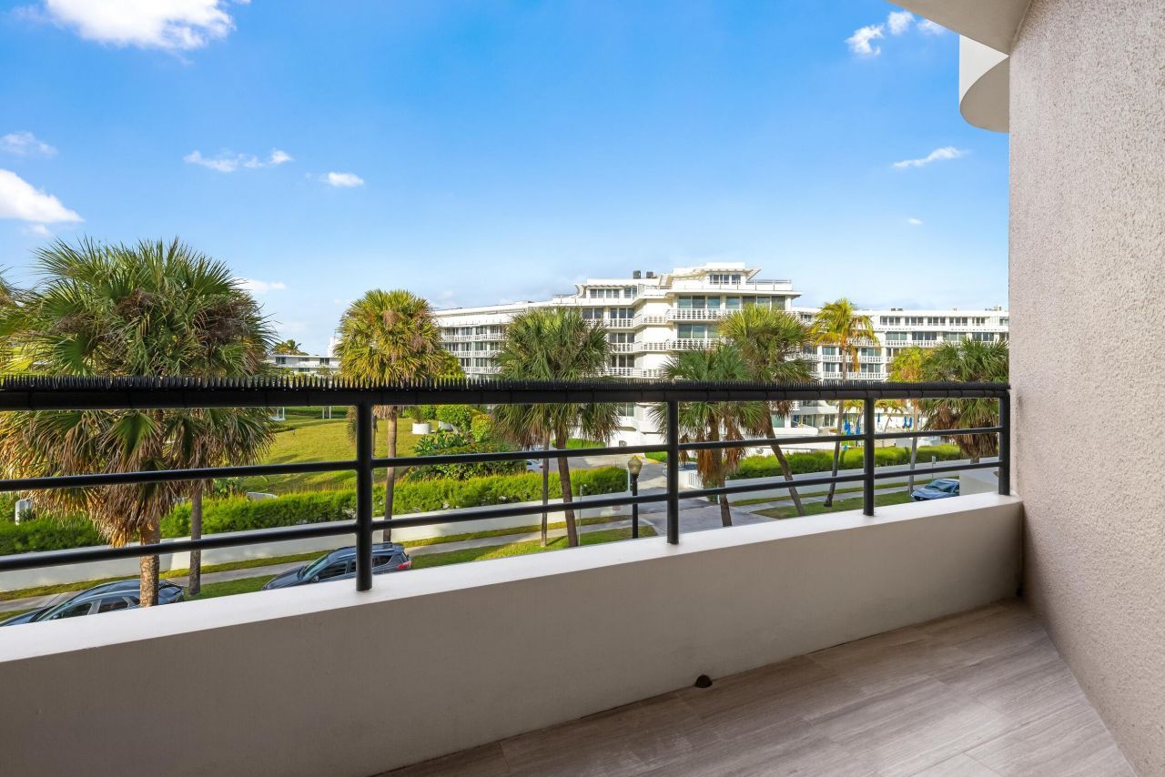 120 Sunset Avenue W, Unit 3a, Palm Beach, FL 33480 Photo
