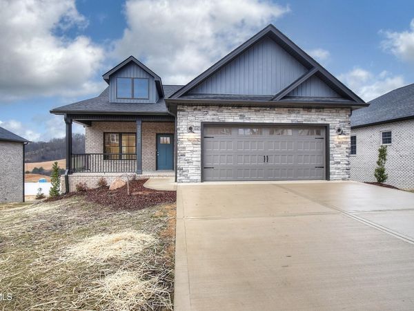 2398 Haystack Circle, Piney Flats, TN 37686