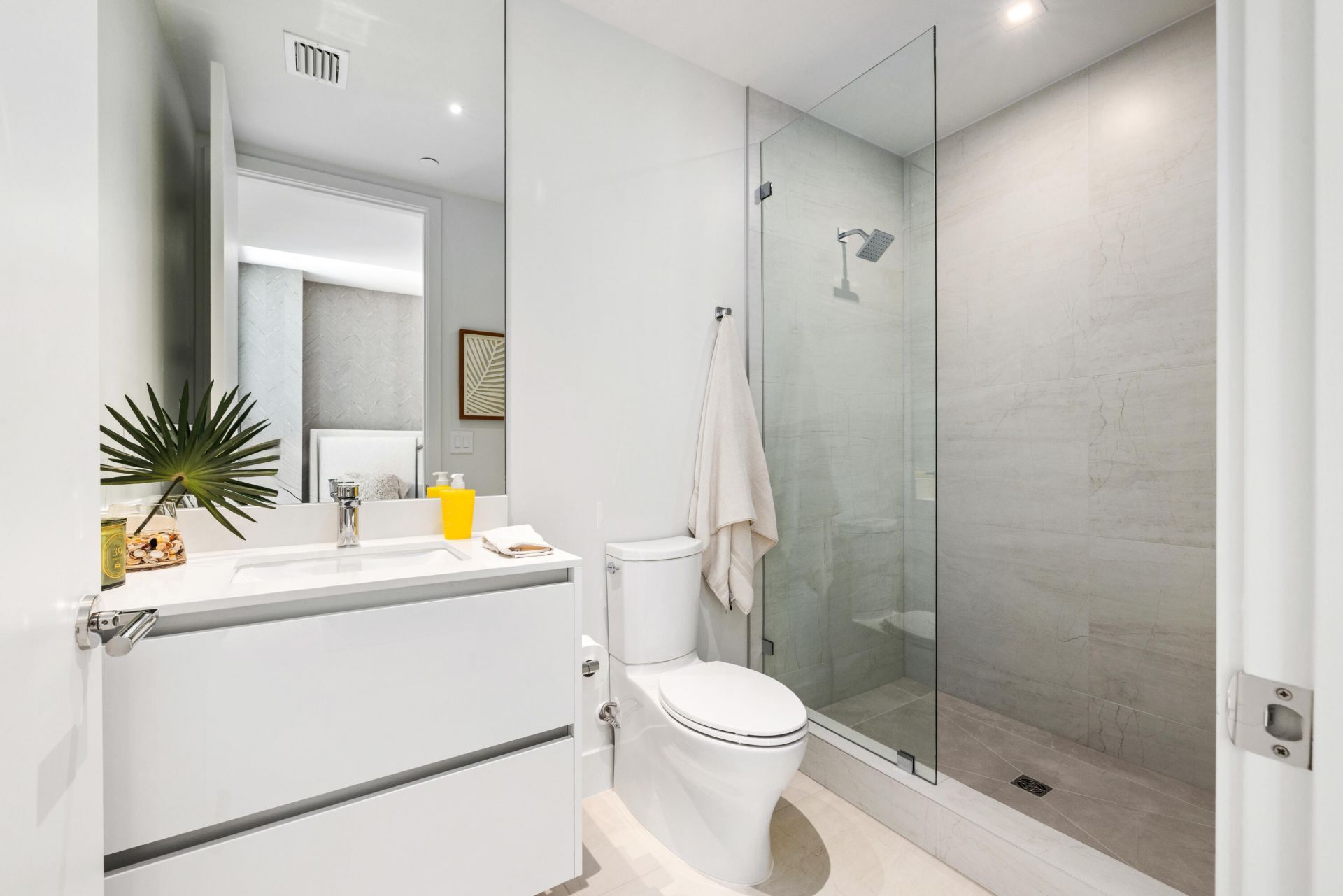 305 Briny Avenue, Unit 303, Pompano Beach, FL 33062 Photo