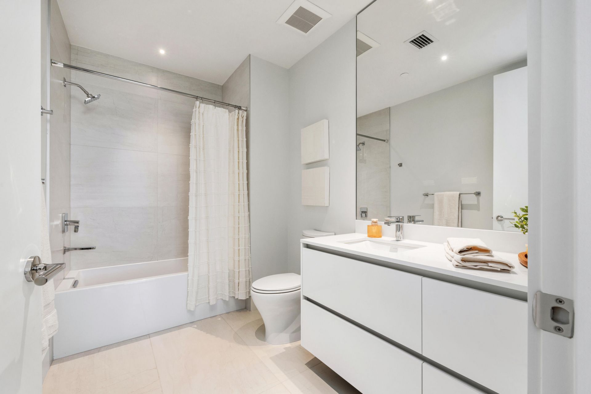 305 Briny Avenue, Unit 303, Pompano Beach, FL 33062 Photo