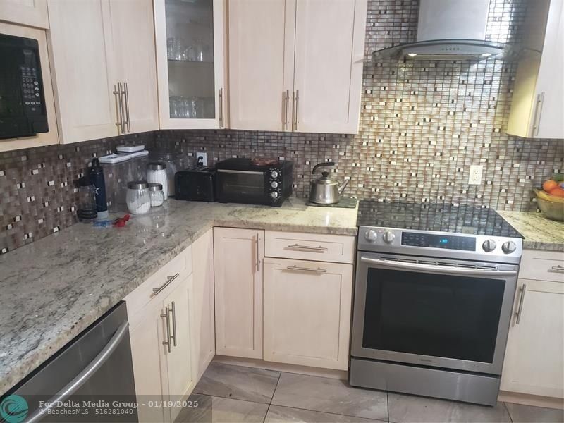 19421 NW 18th Ct, Miami Gardens, FL 33056 Photo