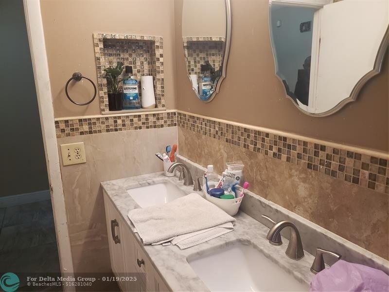 19421 NW 18th Ct, Miami Gardens, FL 33056 Photo