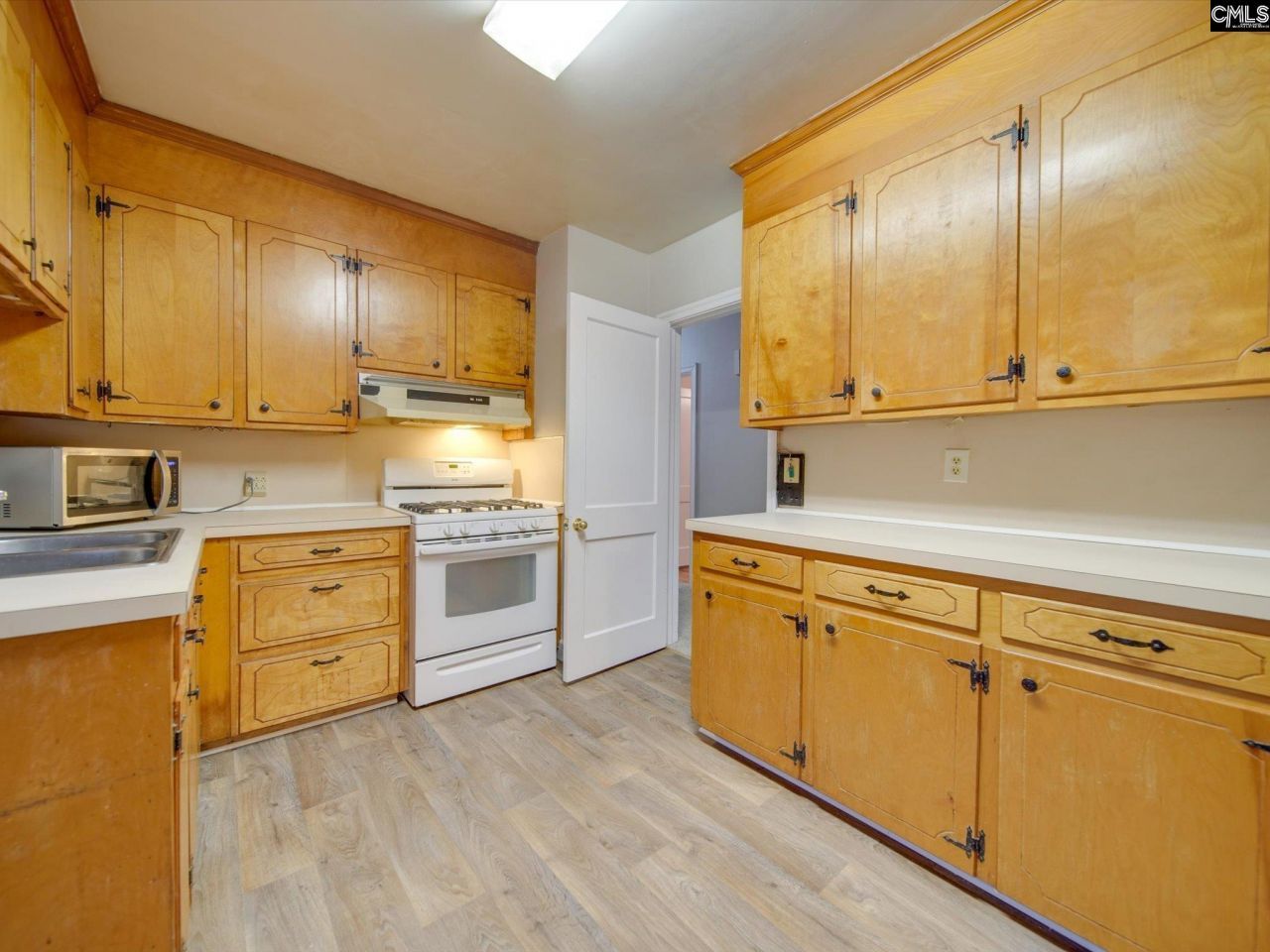 1010 Laurens Street Photo 9