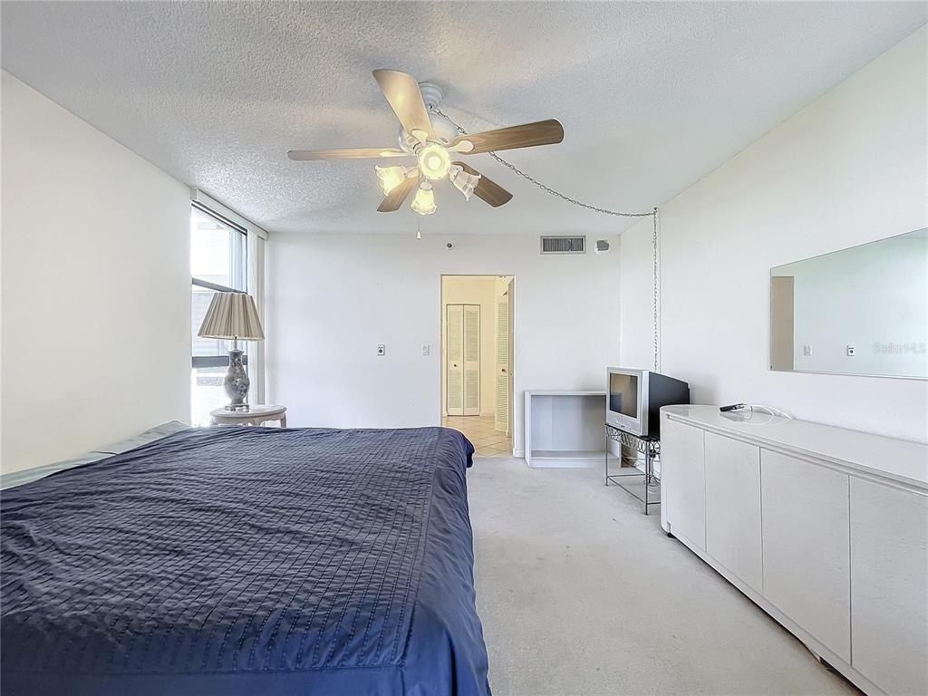 20225 NE 34th Court, Unit 817, Miami, FL 33180 Photo