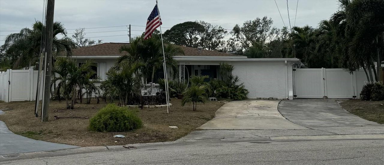 9524 Treasure Lane Ne, Saint Petersburg, FL 33702 Photo