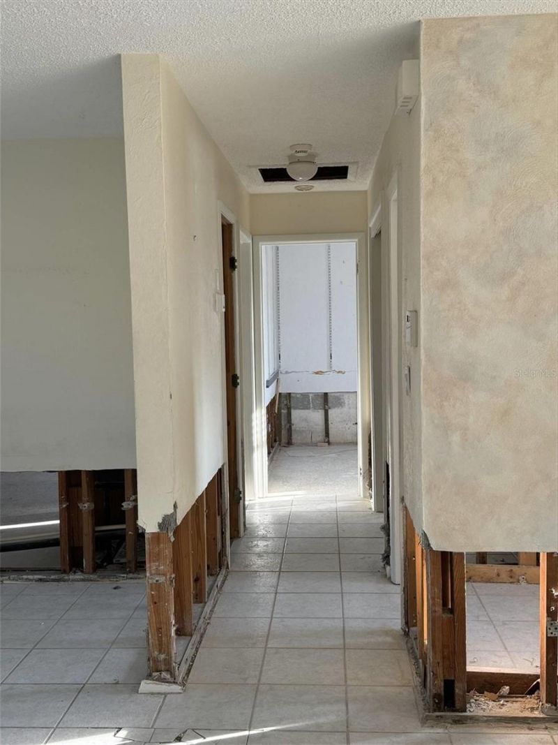 9524 Treasure Lane Ne, Saint Petersburg, FL 33702 Photo