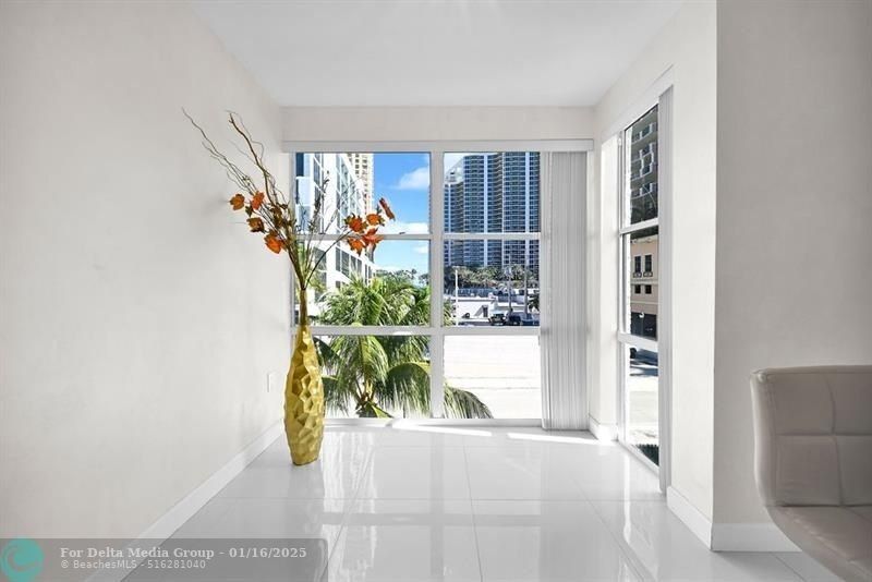 17620 Atlantic Blvd, Unit 302, Sunny Isles Beach, FL 33160 Photo