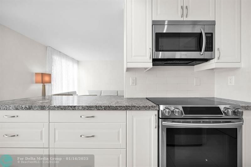 17620 Atlantic Blvd, Unit 302, Sunny Isles Beach, FL 33160 Photo