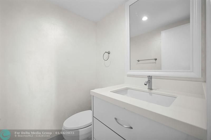 17620 Atlantic Blvd, Unit 302, Sunny Isles Beach, FL 33160 Photo