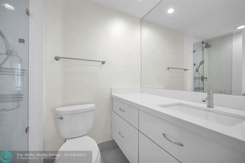 17620 Atlantic Blvd, Unit 302, Sunny Isles Beach, FL 33160 Photo