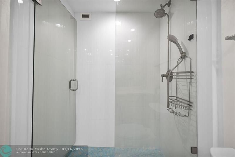 17620 Atlantic Blvd, Unit 302, Sunny Isles Beach, FL 33160 Photo