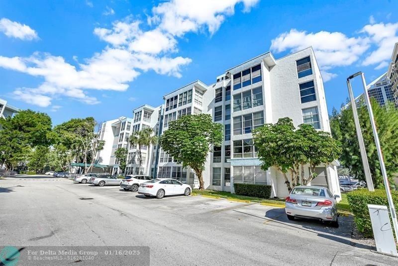 17620 Atlantic Blvd, Unit 302, Sunny Isles Beach, FL 33160 Photo