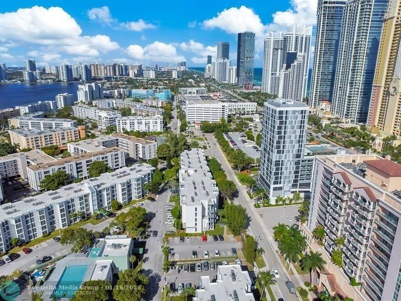 17620 Atlantic Blvd, Unit 302, Sunny Isles Beach, FL 33160 Photo