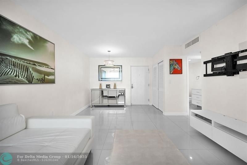 17620 Atlantic Blvd, Unit 302, Sunny Isles Beach, FL 33160 Photo