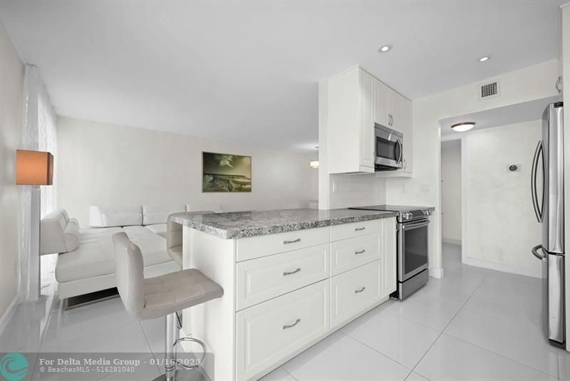 17620 Atlantic Blvd, Unit 302, Sunny Isles Beach, FL 33160 Photo