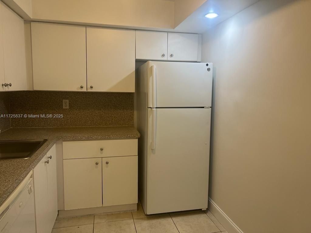1805 Sans Souci Blvd, Unit 429, North Miami, FL 33181 Photo