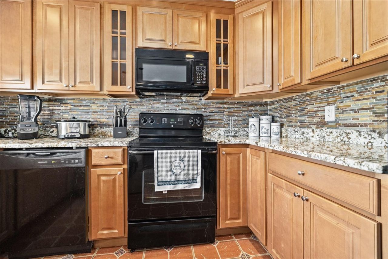 5012 Starfish Drive Se, Unit C, Saint Petersburg, FL 33705 Photo