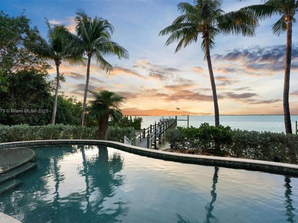 104 Coastal Dr, Key Largo, FL 33037