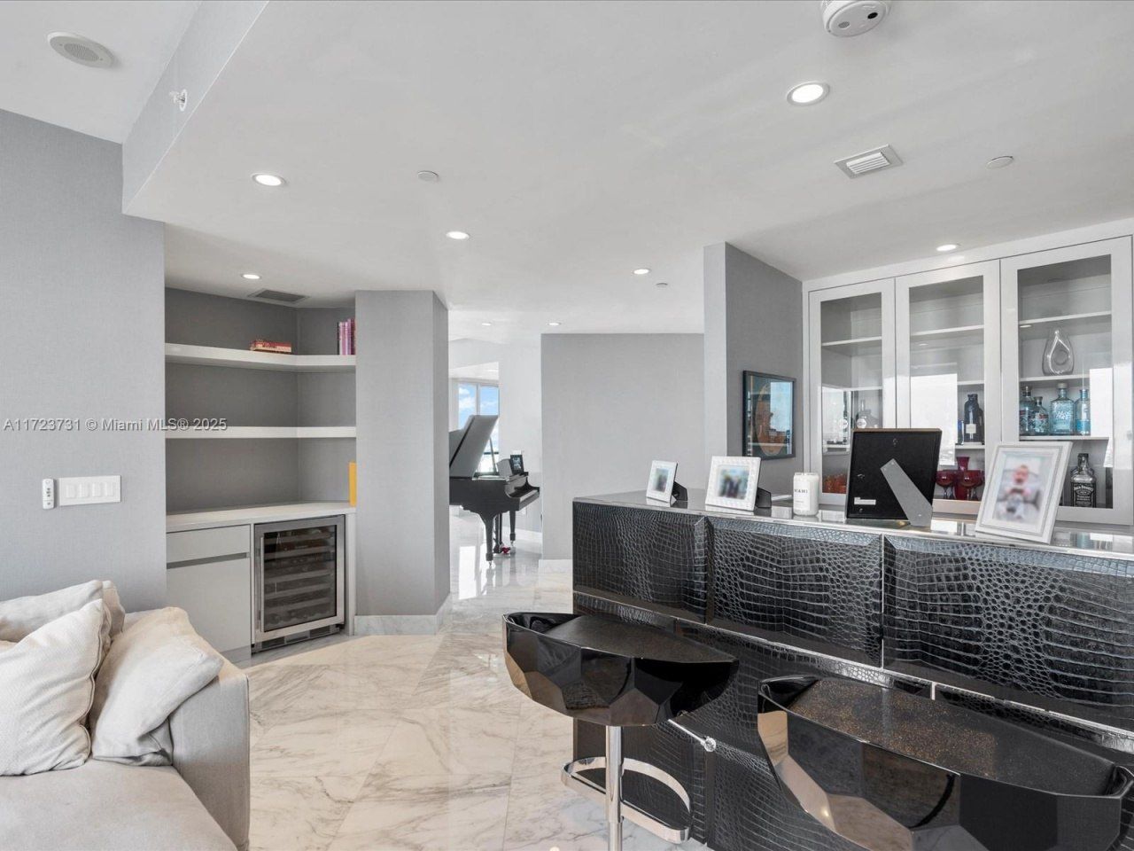 1425 Brickell Ave, Unit 52BC, Miami, FL 33131 Photo