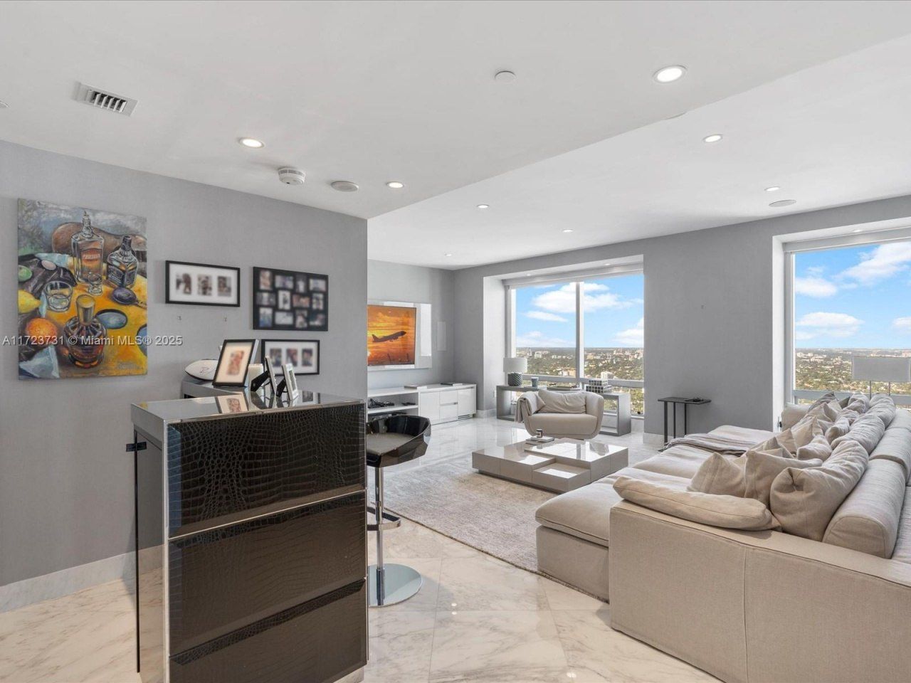 1425 Brickell Ave, Unit 52BC, Miami, FL 33131 Photo