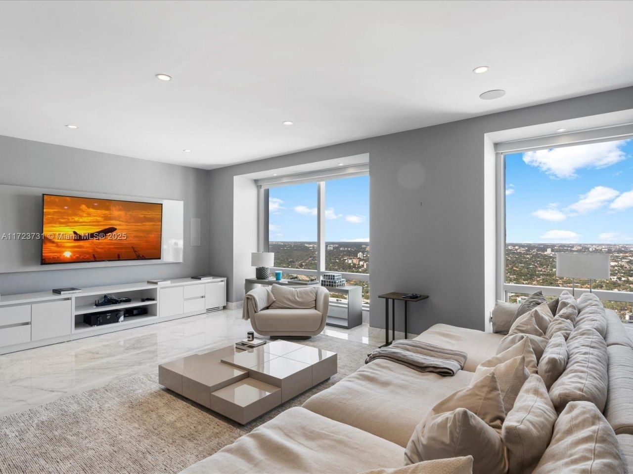 1425 Brickell Ave, Unit 52BC, Miami, FL 33131 Photo