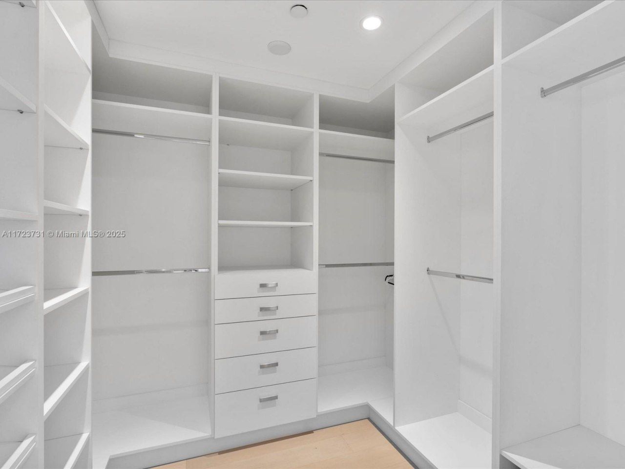 1425 Brickell Ave, Unit 52BC, Miami, FL 33131 Photo