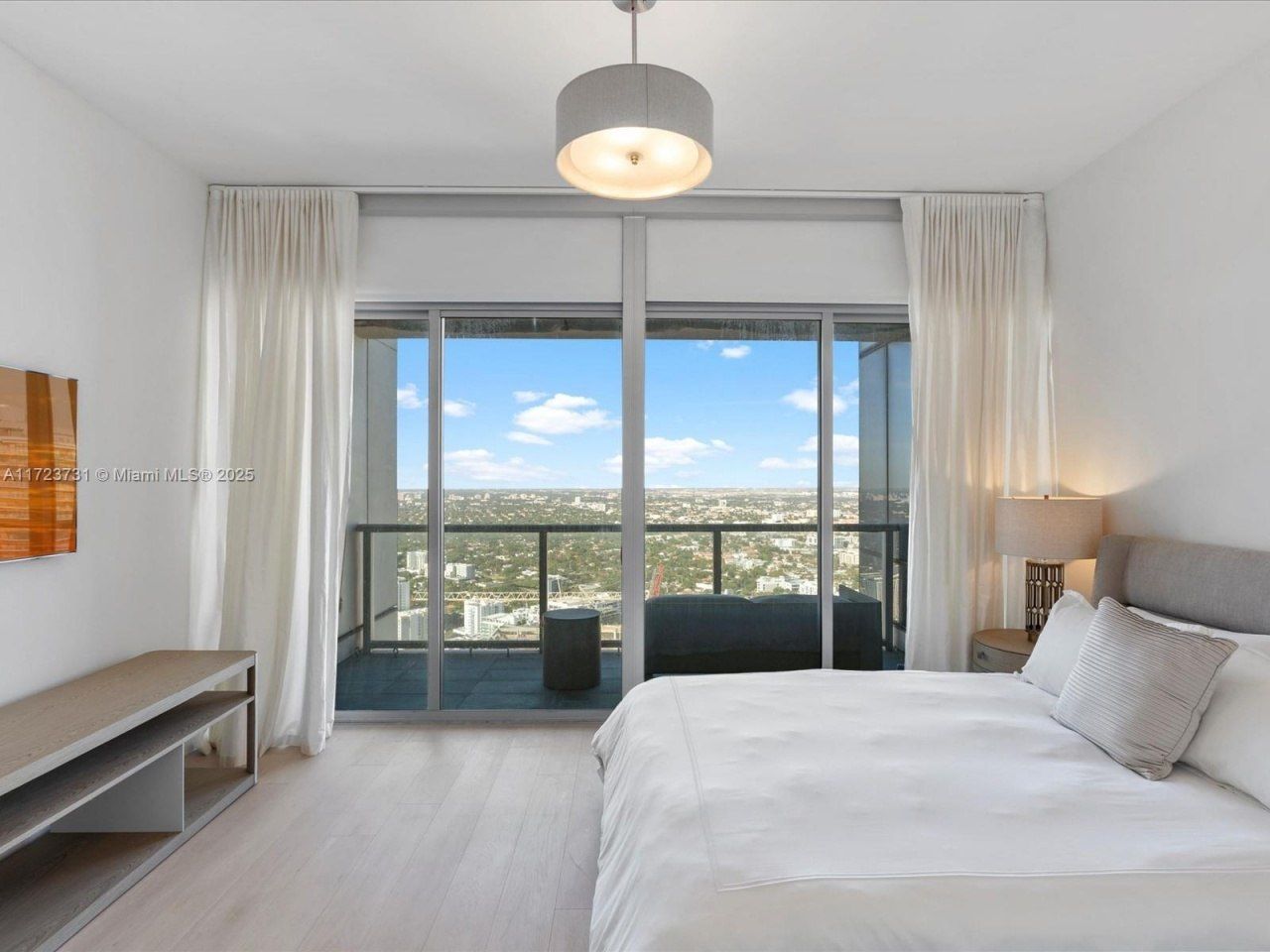 1425 Brickell Ave, Unit 52BC, Miami, FL 33131 Photo