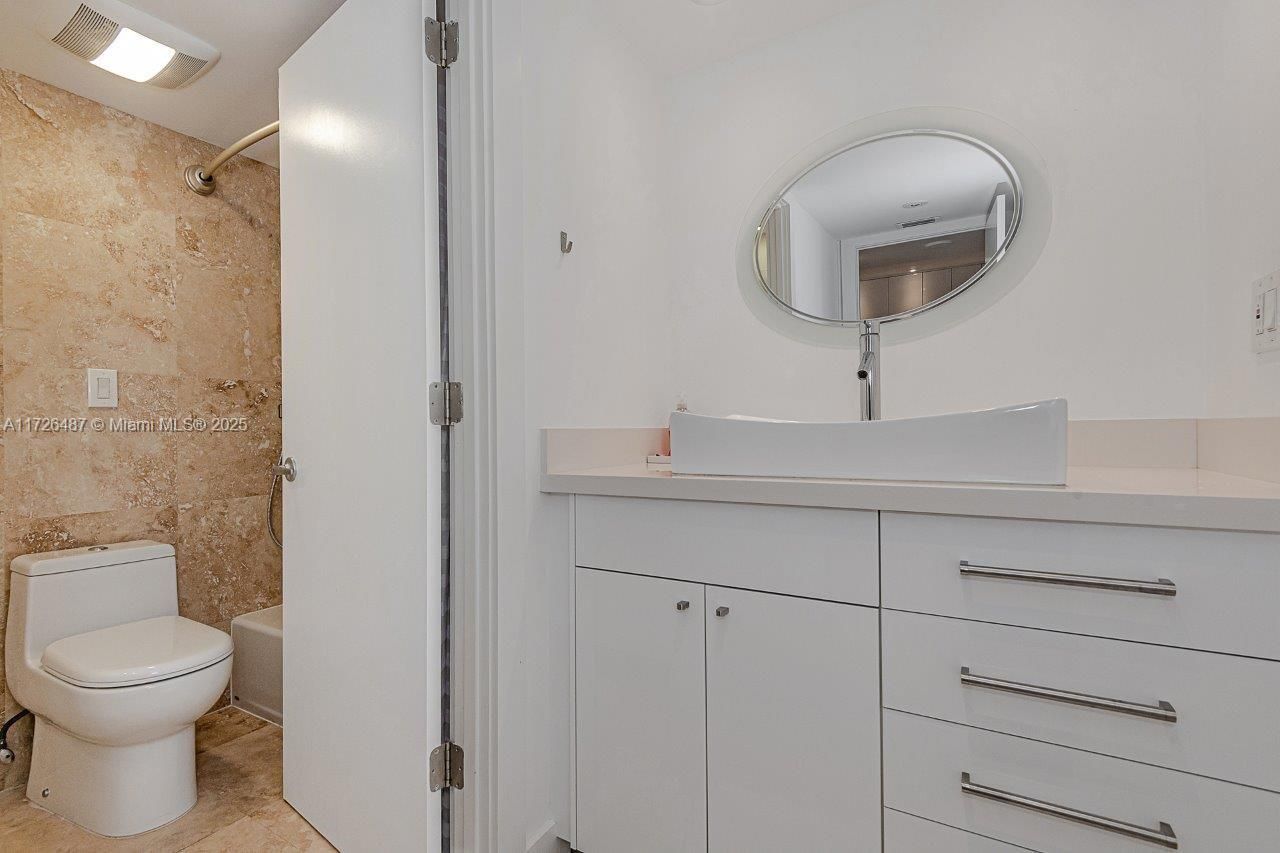 2301 Collins Ave, Unit 1515, Miami Beach, FL 33139 Photo