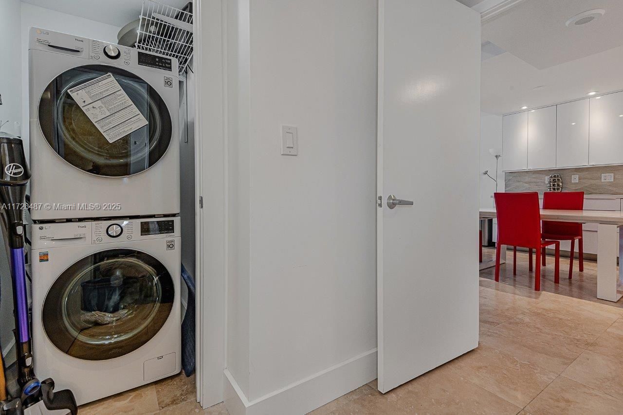 2301 Collins Ave, Unit 1515, Miami Beach, FL 33139 Photo