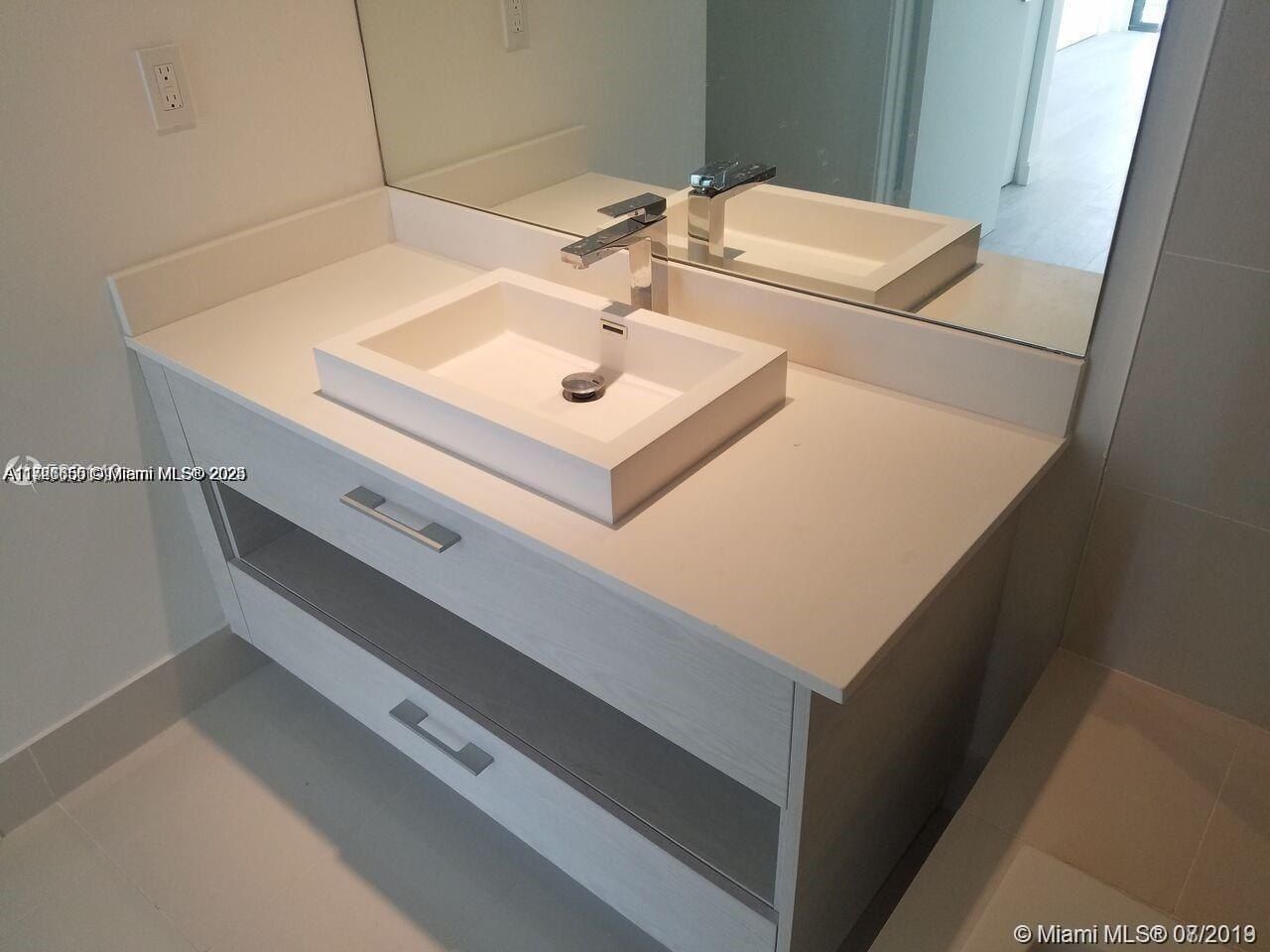 55 SW 9th St, Unit 1805, Miami, FL 33130 Photo