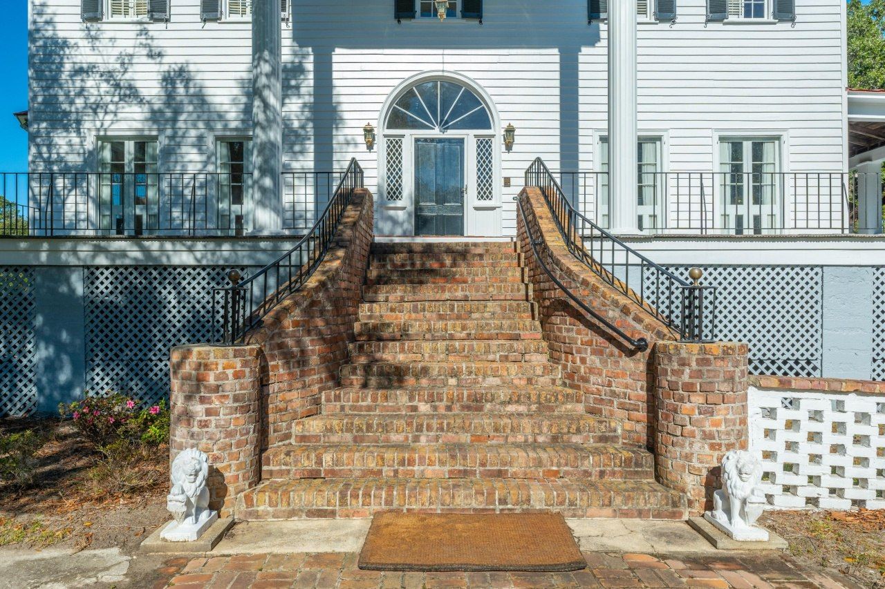 927 Fishburne Road Photo 10