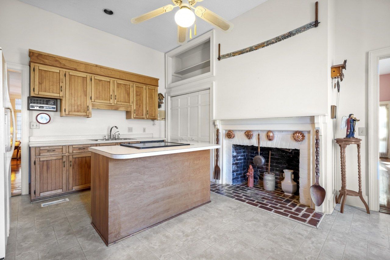 927 Fishburne Road Photo 34